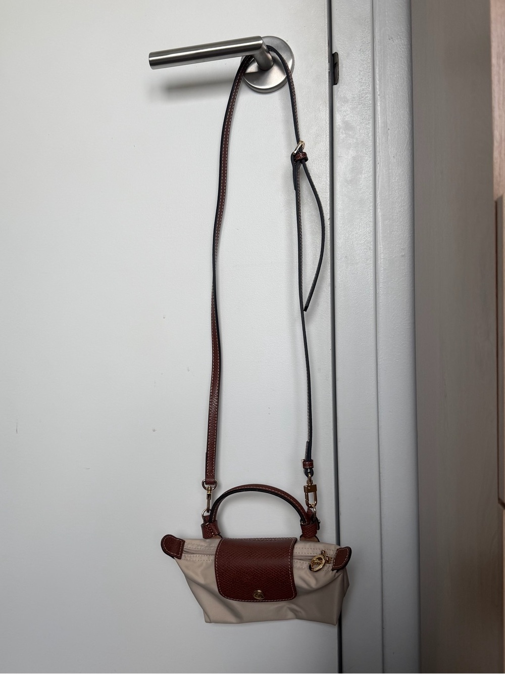 Longchamp Small Handbag Cream with Brown Trim - Picture 4 of 5